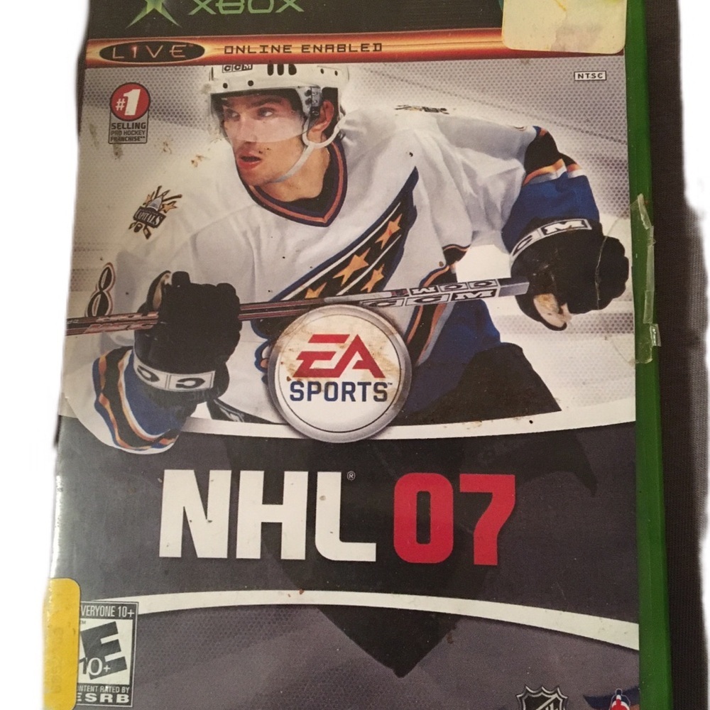 NHL 07 Xbox Game - Black and White